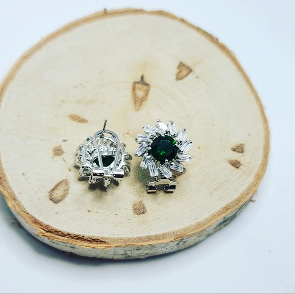 Green Rhinestone silver tone earrings - Picture 3 of 4